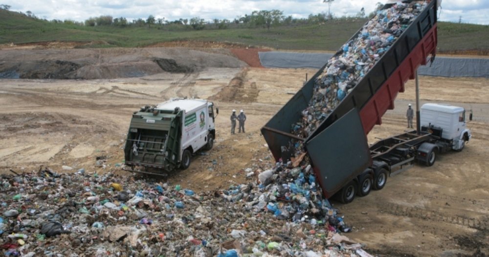 Torre apresentou proposta de R$ 65 milhões, enquanto a Estre propôs R$ 82 milhões; ainda assim, no último domingo, a Torre ingressou com um mandado de segurança pedindo a anulação do processo, por considerar que a concorrência pública foi tão restritiva que apenas dois concorrentes, que já atuam em Sergipe, participaram; julgamento das propostas apresentadas na licitação acontecerá no dia 20 deste mês, sendo que depois disso serão abertos os envelopes de habilitação (Foto: Valter Lima) Torre apresentou proposta de R$ 65 milhões, enquanto a Estre propôs R$ 82 milhões; ainda assim, no último domingo, a Torre ingressou com um mandado de segurança pedindo a anulação do processo, por considerar que a concorrência pública foi tão restritiva que apenas dois concorrentes, que já atuam em Sergipe, participaram; julgamento das propostas apresentadas na licitação acontecerá no dia 20 deste mês, sendo que depois disso serão abertos os envelopes de habilitação