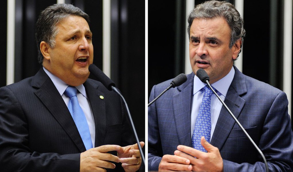 Em referência ao jantar em que o presidenciável tucano Aécio Neves participou com 45 lideranças do PMDB do Rio, presidido por Jorge Picciani, deputado Anthony Garotinho diz que intenção de aliança do tucano pode levá-lo ao desgaste e a perda de votos no estado; "Acho que o jantar vai sair muito caro para o senador Aécio Neves. Ele acaba de se juntar aos saqueadores dos cofres públicos do estado do Rio. Este trio Cabral, Pezão e Picianni destruiu o estado, e colar a imagem com eles vai desgastar o candidato tucano" (Foto: Gisele Federicce) Em referência ao jantar em que o presidenciável tucano Aécio Neves participou com 45 lideranças do PMDB do Rio, presidido por Jorge Picciani, deputado Anthony Garotinho diz que intenção de aliança do tucano pode levá-lo ao desgaste e a perda de votos no estado; "Acho que o jantar vai sair muito caro para o senador Aécio Neves. Ele acaba de se juntar aos saqueadores dos cofres públicos do estado do Rio. Este trio Cabral, Pezão e Picianni destruiu o estado, e colar a imagem com eles vai desgastar o candidato tucano"