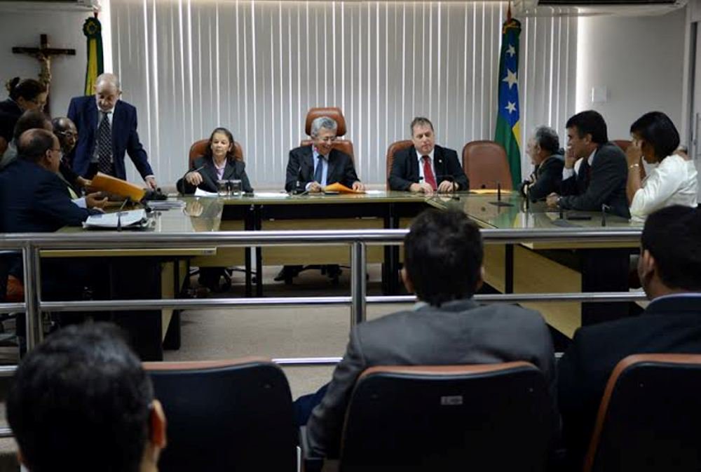 Projeto foi aprovado nesta quarta (23), por unanimidade, na Comissão de Saúde, presidida pelo deputado estadual Gilson Andrade (PTC); os parlamentares seguiram o voto do relator Zé Franco (PDT) e aprovaram, por unanimidade, o empréstimo de R$ 250 milhões para a saúde pública; Pró-Redes está agora na comissão de Finanças; o deputado Paulinho da Varzinhas (PT do B) é o relator (Foto: Valter Lima) Projeto foi aprovado nesta quarta (23), por unanimidade, na Comissão de Saúde, presidida pelo deputado estadual Gilson Andrade (PTC); os parlamentares seguiram o voto do relator Zé Franco (PDT) e aprovaram, por unanimidade, o empréstimo de R$ 250 milhões para a saúde pública; Pró-Redes está agora na comissão de Finanças; o deputado Paulinho da Varzinhas (PT do B) é o relator