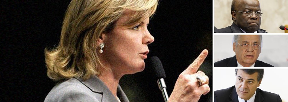 Livre das múltiplas funções de chefe da Casa Civil, senadora Gleisi Hoffmann mostra talento como artilheira anti-aérea do governo Dilma Rousseff; na campanha para governadora do Paraná ou da tribuna do Senado, a política famosa pelos traços delicados e o charme discreto assume as vezes de representante do mais legítimo estilo 'bateu, levou'; nos últimos dias, em série, o ministro Joaquim Barbosa, o governador Beto Richa e até o ex-presidente Fernando Henrique experimentaram da verve afiada da petista; por detrás da aparência indefesa surgiu uma outra face (Foto: Sheila Lopes) Livre das múltiplas funções de chefe da Casa Civil, senadora Gleisi Hoffmann mostra talento como artilheira anti-aérea do governo Dilma Rousseff; na campanha para governadora do Paraná ou da tribuna do Senado, a política famosa pelos traços delicados e o charme discreto assume as vezes de representante do mais legítimo estilo 'bateu, levou'; nos últimos dias, em série, o ministro Joaquim Barbosa, o governador Beto Richa e até o ex-presidente Fernando Henrique experimentaram da verve afiada da petista; por detrás da aparência indefesa surgiu uma outra face