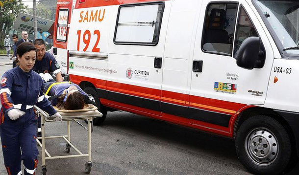 Serviço entrou em funcionamento em novembro de 2013 e abrange 43 municípios da região de Cascavel e Toledo; são 23 ambulâncias, sendo cinco UTIs móveis, distribuídas em 16 cidades da região. A população atendida pelo serviço ultrapassa 800 mil habitantes (Foto: Roberta Namour) Serviço entrou em funcionamento em novembro de 2013 e abrange 43 municípios da região de Cascavel e Toledo; são 23 ambulâncias, sendo cinco UTIs móveis, distribuídas em 16 cidades da região. A população atendida pelo serviço ultrapassa 800 mil habitantes