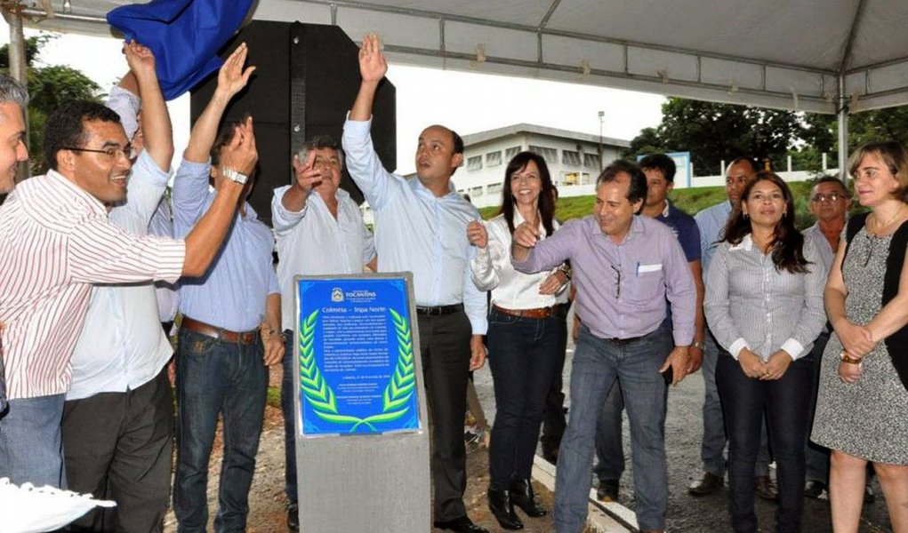 Em Colmeia, Sandoval inaugurou asfaltamento de trecho de acesso a um indústria na cidade, entregou mais 21 ambulâncias aos municípios da região, lançou as obras de recuperação da TO-336; “Do início ao fim foram muitos benefícios efetivos entregues à população. Termino esses 20 dias de Governo muito feliz e me sentindo com o ânimo revigorado para continuar trabalhando em prol do Estado”, afirmou (Foto: Aquiles Lins) Em Colmeia, Sandoval inaugurou asfaltamento de trecho de acesso a um indústria na cidade, entregou mais 21 ambulâncias aos municípios da região, lançou as obras de recuperação da TO-336; “Do início ao fim foram muitos benefícios efetivos entregues à população. Termino esses 20 dias de Governo muito feliz e me sentindo com o ânimo revigorado para continuar trabalhando em prol do Estado”, afirmou