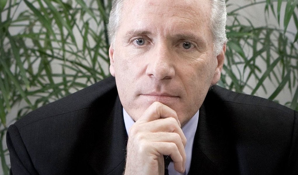Empresário e apresentador Roberto Justus diz que ‘ainda dá tempo para capitalizar em cima do investimento já realizado, evitando que a marca Brasil entre na UTI. Antes de sentir vergonha, miremos o que ainda podemos fazer. Vamos resolver questões prioritárias nas eleições, em vez de culpar a Copa’ (Foto: Roberta Namour) Empresário e apresentador Roberto Justus diz que ‘ainda dá tempo para capitalizar em cima do investimento já realizado, evitando que a marca Brasil entre na UTI. Antes de sentir vergonha, miremos o que ainda podemos fazer. Vamos resolver questões prioritárias nas eleições, em vez de culpar a Copa’