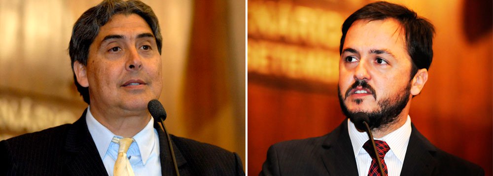O deputado peemedebista Giovani Feltes (à esq) está convicto de que a escolha de Catarina Paladini, do PSB (à dir) para ser o relator da CPI da Energia Elétrica aconteceu dentro do que determina o Regimento Interno da Assembleia Legislativa; Feltes encaminhou à CCJ o seu parecer que é contrário ao requerimento que questionava o voto de minerva do presidente da CPI, Lucas Redecker (PSDB), desempatando a votação em favor do socialista (Foto: Leonardo Lucena) O deputado peemedebista Giovani Feltes (à esq) está convicto de que a escolha de Catarina Paladini, do PSB (à dir) para ser o relator da CPI da Energia Elétrica aconteceu dentro do que determina o Regimento Interno da Assembleia Legislativa; Feltes encaminhou à CCJ o seu parecer que é contrário ao requerimento que questionava o voto de minerva do presidente da CPI, Lucas Redecker (PSDB), desempatando a votação em favor do socialista