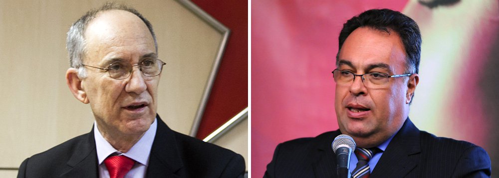 Após reunião com parte da bancada na Câmara, presidente do PT defendeu que o deputado André Vargas (PR) renuncie ao cargo, mas negou que tenha feito pressão; "A melhor solução para André Vargas é que ele renuncie, mas essa é uma decisão personalíssima. Nenhum partido ou bancada impõe às pessoas a renúncia", disse; Rui Falcão garantiu que está usando o "convencimento" para tentar uniformizar uma posição na legenda; segundo ele, caso Vargas renuncie, "não faria sentido" o Conselho de Ética prosseguir com seu processo; ontem, o paranaense desafiou o dirigente ao dizer que ficaria no partido (Foto: Gisele Federicce) Após reunião com parte da bancada na Câmara, presidente do PT defendeu que o deputado André Vargas (PR) renuncie ao cargo, mas negou que tenha feito pressão; "A melhor solução para André Vargas é que ele renuncie, mas essa é uma decisão personalíssima. Nenhum partido ou bancada impõe às pessoas a renúncia", disse; Rui Falcão garantiu que está usando o "convencimento" para tentar uniformizar uma posição na legenda; segundo ele, caso Vargas renuncie, "não faria sentido" o Conselho de Ética prosseguir com seu processo; ontem, o paranaense desafiou o dirigente ao dizer que ficaria no partido