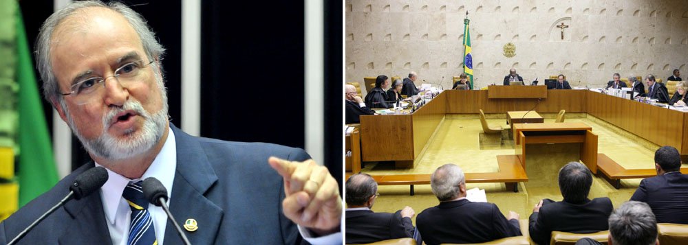 Penas por peculato e lavagem de dinheiro, mínimo de dois anos de prisão cada, já teriam caducado; em manobra para tentar adiar seu julgamento, pivô do mensalão tucano renunciou ao mandato de deputado federal e espera que o processo seja encaminhado à primeira instância; objetivo seria se beneficiar da lentidão da Justiça e dos vários recursos para arrastar o processo até 2018, quando todos os crimes a ele atribuídos estarão completamente prescritos; PT diz que tática visa, ainda, preservar Aécio (Foto: Realle Palazzo-Martini) Penas por peculato e lavagem de dinheiro, mínimo de dois anos de prisão cada, já teriam caducado; em manobra para tentar adiar seu julgamento, pivô do mensalão tucano renunciou ao mandato de deputado federal e espera que o processo seja encaminhado à primeira instância; objetivo seria se beneficiar da lentidão da Justiça e dos vários recursos para arrastar o processo até 2018, quando todos os crimes a ele atribuídos estarão completamente prescritos; PT diz que tática visa, ainda, preservar Aécio