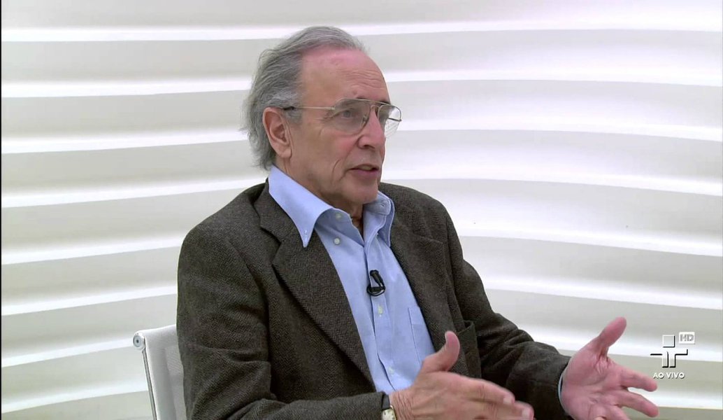 "Condenação por erro de julgamento é talvez o mais triste ato possível no interior de instituições democráticas", lembra o colunista Janio de Freitas, que cita o caso do réu Enivaldo Quadrado, da corretora Bônus Banval, como o primeiro a ser beneficiado pela revisão do STF (Foto: Leonardo Attuch) "Condenação por erro de julgamento é talvez o mais triste ato possível no interior de instituições democráticas", lembra o colunista Janio de Freitas, que cita o caso do réu Enivaldo Quadrado, da corretora Bônus Banval, como o primeiro a ser beneficiado pela revisão do STF