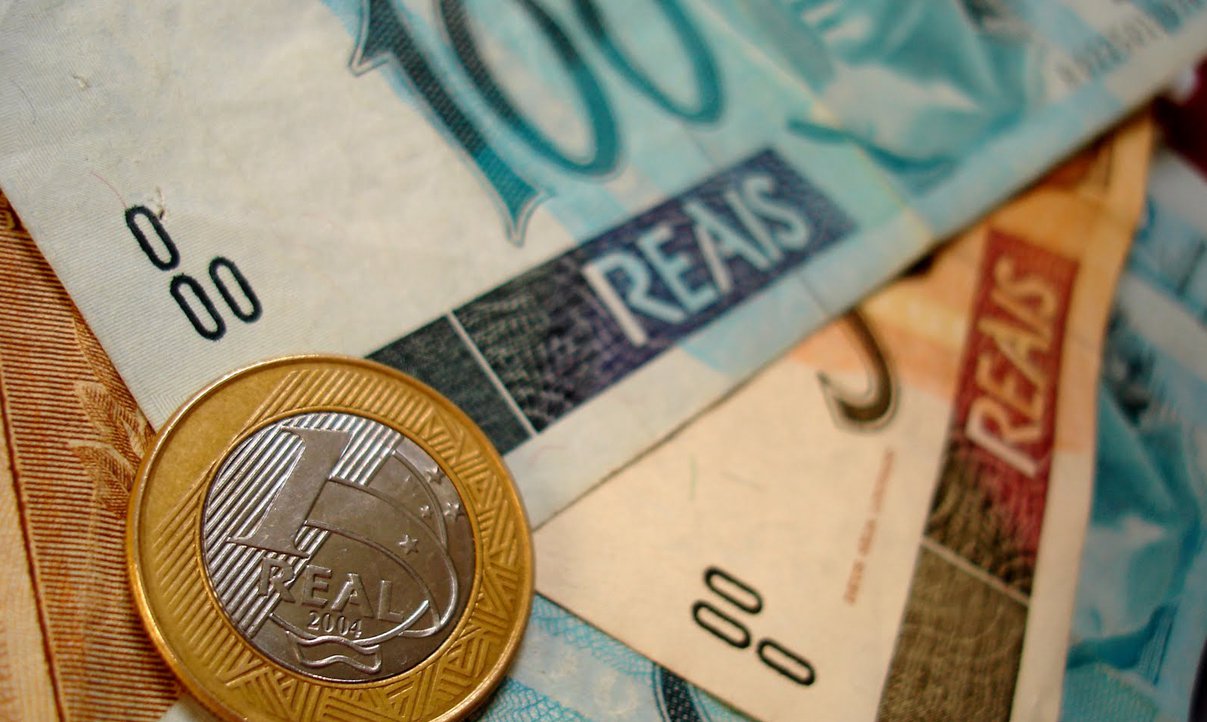 Medida Provisória 629/2013 prevê que o dinheiro servirá para estimular as exportações do País e quitar as dívidas dos entes federados; MP divide esse valor entre os estados de acordo com os percentuais previstos em tabela anexa; matéria será analisada por uma comissão mista de deputados e senadores; se for aprovada, será votada pelos plenários da Câmara dos Deputados e do Senado (Foto: Romulo Faro) Medida Provisória 629/2013 prevê que o dinheiro servirá para estimular as exportações do País e quitar as dívidas dos entes federados; MP divide esse valor entre os estados de acordo com os percentuais previstos em tabela anexa; matéria será analisada por uma comissão mista de deputados e senadores; se for aprovada, será votada pelos plenários da Câmara dos Deputados e do Senado