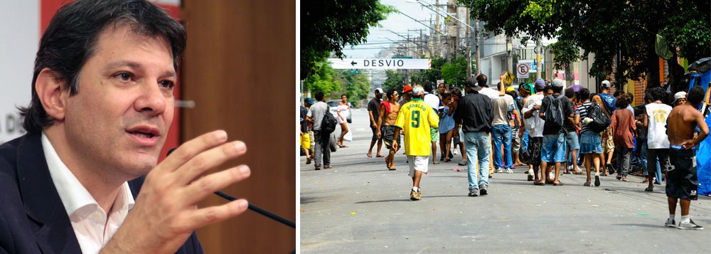 Prefeito de São Paulo anunciou nesta segunda-feira que pretende oferecer emprego a usuários que ficam na região da Cracolândia, no centro da capital; medida é anunciada depois de determinação do governador Geraldo Alckmin (PSDB), em 2012, para que a Polícia Militar tirasse os dependentes químicos do local, sem rumo definido (Foto: Gisele Federicce) Prefeito de São Paulo anunciou nesta segunda-feira que pretende oferecer emprego a usuários que ficam na região da Cracolândia, no centro da capital; medida é anunciada depois de determinação do governador Geraldo Alckmin (PSDB), em 2012, para que a Polícia Militar tirasse os dependentes químicos do local, sem rumo definido