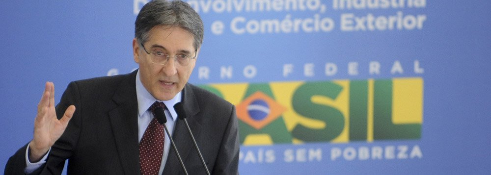 A nova pol�tica industrial do pa�s lan�ada em cerim�nia comandada pela presidenta Dilma Rousseff, no Pal�cio do Planalto (Sal�o Nobre). Participam ministros, empres�rios e parlamentares. Com o nome oficial de Plano Brasil Maior, o pacote de medidas tem (Foto: Realle Palazzo-Martini) A nova pol�tica industrial do pa�s lan�ada em cerim�nia comandada pela presidenta Dilma Rousseff, no Pal�cio do Planalto (Sal�o Nobre). Participam ministros, empres�rios e parlamentares. Com o nome oficial de Plano Brasil Maior, o pacote de medidas tem