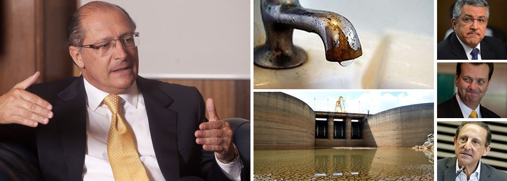 Reservas atuais do Sistema Cantareira garantem abastecimento só até julho em São Paulo, caso incidência de chuva se mantenha baixa; inserido na agenda da campanha eleitoral, tema perseguirá governador Geraldo Alckmin (PSDB) com perguntas até, pelo menos, as portas do horário eleitoral gratuito; Paulo Skaf levou a Fiesp discutir em seminário a questão da escassez; PT de Alexandre Padilha e PSD de Gilberto Kassab já aproveitam corte no fornecimento em algumas cidades para iniciar ataques; nível do sistema baixou nesta terça-feira para 14,9%; torneiras fechadas podem mudar curso dos votos (Foto: Felipe L. Goncalves) Reservas atuais do Sistema Cantareira garantem abastecimento só até julho em São Paulo, caso incidência de chuva se mantenha baixa; inserido na agenda da campanha eleitoral, tema perseguirá governador Geraldo Alckmin (PSDB) com perguntas até, pelo menos, as portas do horário eleitoral gratuito; Paulo Skaf levou a Fiesp discutir em seminário a questão da escassez; PT de Alexandre Padilha e PSD de Gilberto Kassab já aproveitam corte no fornecimento em algumas cidades para iniciar ataques; nível do sistema baixou nesta terça-feira para 14,9%; torneiras fechadas podem mudar curso dos votos