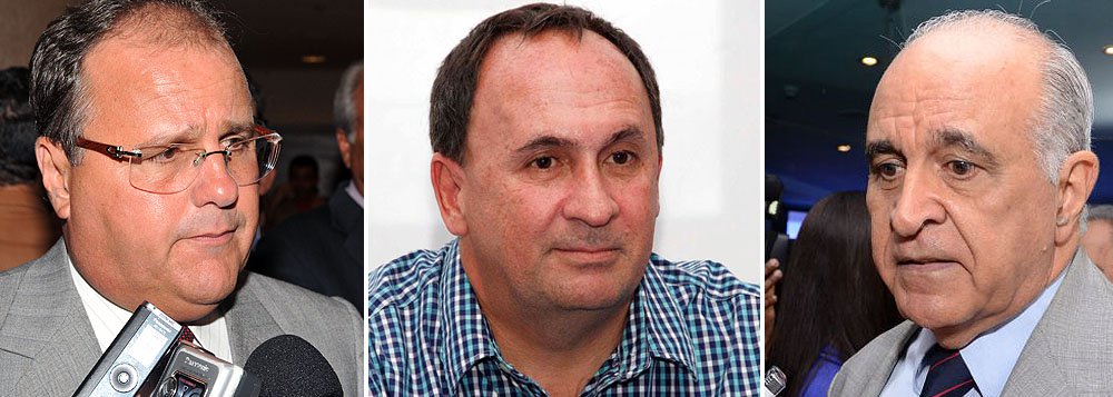 Ex-ministro Geddel Vieira Lima cobra definição rápida entre PMDB, DEM e PSDB, mas ACM Neto deseja manter tradição carlista e deixar para depois do Carnaval; dois outros nomes atualmente se revezam como possíveis candidatos: o ex-prefeito de Mata de São João, João Gualberto (PSDB), e o ex-governador Paulo Souto (DEM) (Foto: Roberta Namour) Ex-ministro Geddel Vieira Lima cobra definição rápida entre PMDB, DEM e PSDB, mas ACM Neto deseja manter tradição carlista e deixar para depois do Carnaval; dois outros nomes atualmente se revezam como possíveis candidatos: o ex-prefeito de Mata de São João, João Gualberto (PSDB), e o ex-governador Paulo Souto (DEM)