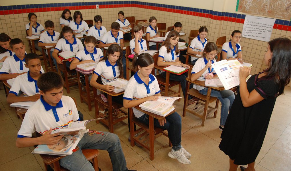 Números do Ministério da Educação (MEC) apontam Alagoas com o menor Índice de Desenvolvimento da Educação Básica (Ideb); média de Alagoas é a mesma divulgada em 2012: 2,6; para o Sindicato dos Trabalhadores na Educação, dados não surpreendem uma vez que nada foi feito pelo governo para modificar tal realidade (Foto: Voney Malta) Números do Ministério da Educação (MEC) apontam Alagoas com o menor Índice de Desenvolvimento da Educação Básica (Ideb); média de Alagoas é a mesma divulgada em 2012: 2,6; para o Sindicato dos Trabalhadores na Educação, dados não surpreendem uma vez que nada foi feito pelo governo para modificar tal realidade