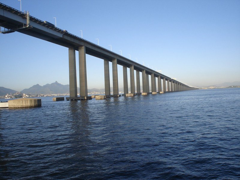 Casa analisa o PL 7218/14, do deputado Renato Simões (PT-SP), que pretende renomear a ponte Rio-Niterói como "Rubens Paiva" e substituir a denominação atual de "Ponte Presidente Costa e Silva" (Foto: Gisele Federicce) Casa analisa o PL 7218/14, do deputado Renato Simões (PT-SP), que pretende renomear a ponte Rio-Niterói como "Rubens Paiva" e substituir a denominação atual de "Ponte Presidente Costa e Silva"
