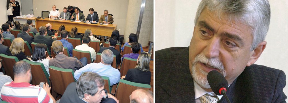 Com quatro votos favoráveis e uma abstenção, a Comissão Ética da Câmara acatou o parecer do relator, deputado Joe Valle (PSB), que recomendou a perda do mandato de Raad Massouh (PPL) por quebra de decoro parlamentar; o deputado é acusado de participar de um esquema de desvio de recursos na Administração Regional de Sobradinho, em 2010 (Foto: Leonardo Lucena) Com quatro votos favoráveis e uma abstenção, a Comissão Ética da Câmara acatou o parecer do relator, deputado Joe Valle (PSB), que recomendou a perda do mandato de Raad Massouh (PPL) por quebra de decoro parlamentar; o deputado é acusado de participar de um esquema de desvio de recursos na Administração Regional de Sobradinho, em 2010