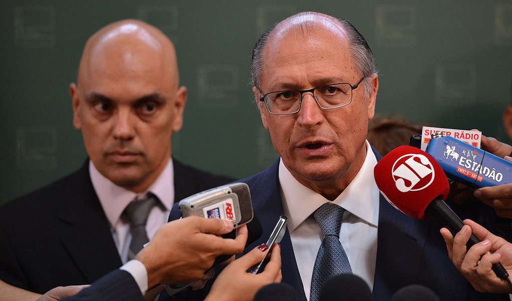 Segundo a secretaria da Justiça, com os decretos do governador tucano Geraldo Alckmin, reduzindo gastos orçamentários em R$ 40 milhões, não haverá mais verba para as obras previstas; medida adia um projeto de expansão elaborado para tentar conter um clima de tensão entre o Tribunal de Justiça de São Paulo e o Ministério Público (Foto: Roberta Namour) Segundo a secretaria da Justiça, com os decretos do governador tucano Geraldo Alckmin, reduzindo gastos orçamentários em R$ 40 milhões, não haverá mais verba para as obras previstas; medida adia um projeto de expansão elaborado para tentar conter um clima de tensão entre o Tribunal de Justiça de São Paulo e o Ministério Público