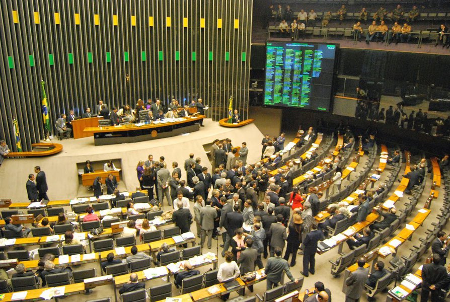 Sistema proporcional não reflete a vontade eleitoral, atua contra a ideologia, a fidelidade partidária, além de ser responsável pelo número elevado de partidos (Foto: Renan Calheiros) Sistema proporcional não reflete a vontade eleitoral, atua contra a ideologia, a fidelidade partidária, além de ser responsável pelo número elevado de partidos