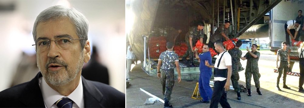 Líder do PSDB na Câmara, Antônio Imbassahy insiste em combate à "irregularidade" do uso de aviões da Força Aérea Brasileira (FAB); depois de questionar o ministro da Saúde, Arthur Chioro, que no carnaval viajou acompanhado de sua esposa, tucano agora reclama de aeronave oficial para transporte de alimentos para Rondônia; segundo Imbassahy, os alimentos transportados não são donativos para a população, mas mercadorias que serão vendidas por comerciantes locais; "Farra Aérea Brasileira é o novo significado que pode ser dado à FAB tamanha a lambança que o governo Dilma e o PT fazem no uso dos aviões" (Foto: Romulo Faro) Líder do PSDB na Câmara, Antônio Imbassahy insiste em combate à "irregularidade" do uso de aviões da Força Aérea Brasileira (FAB); depois de questionar o ministro da Saúde, Arthur Chioro, que no carnaval viajou acompanhado de sua esposa, tucano agora reclama de aeronave oficial para transporte de alimentos para Rondônia; segundo Imbassahy, os alimentos transportados não são donativos para a população, mas mercadorias que serão vendidas por comerciantes locais; "Farra Aérea Brasileira é o novo significado que pode ser dado à FAB tamanha a lambança que o governo Dilma e o PT fazem no uso dos aviões"