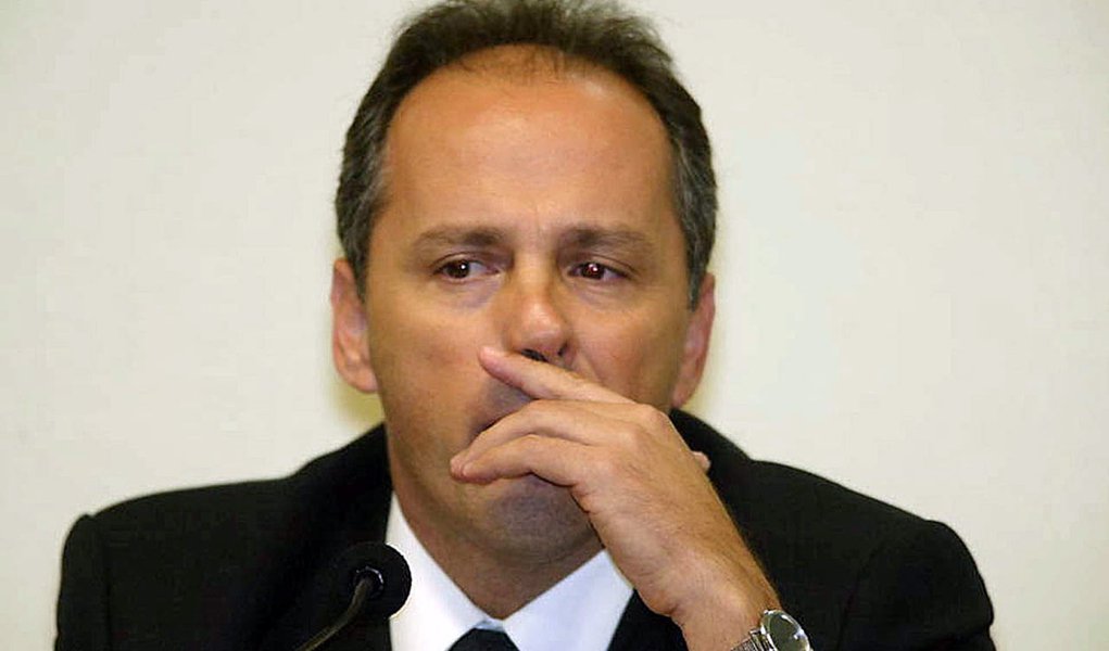 O ex-tesoureiro do PL Jacinto Lamas, condenado a cumprir cinco anos de prisão após condenação na Ação Penal 470, mais conhecida como escândalo do mensalão, entrou com um pedido junto ao Supremo Tribunal Federal (STF) para extinguir a pena com base no decreto do indulto de Natal assinado no final do ano passado pela presidente Dilma Rousseff; nesta terça-feira (3), o plenário do STF concedeu o indulto ao ex-deputado federal José Genoino (PT-SP), que também havia sido condenado na AP 470 (Foto: Paulo Emílio) O ex-tesoureiro do PL Jacinto Lamas, condenado a cumprir cinco anos de prisão após condenação na Ação Penal 470, mais conhecida como escândalo do mensalão, entrou com um pedido junto ao Supremo Tribunal Federal (STF) para extinguir a pena com base no decreto do indulto de Natal assinado no final do ano passado pela presidente Dilma Rousseff; nesta terça-feira (3), o plenário do STF concedeu o indulto ao ex-deputado federal José Genoino (PT-SP), que também havia sido condenado na AP 470