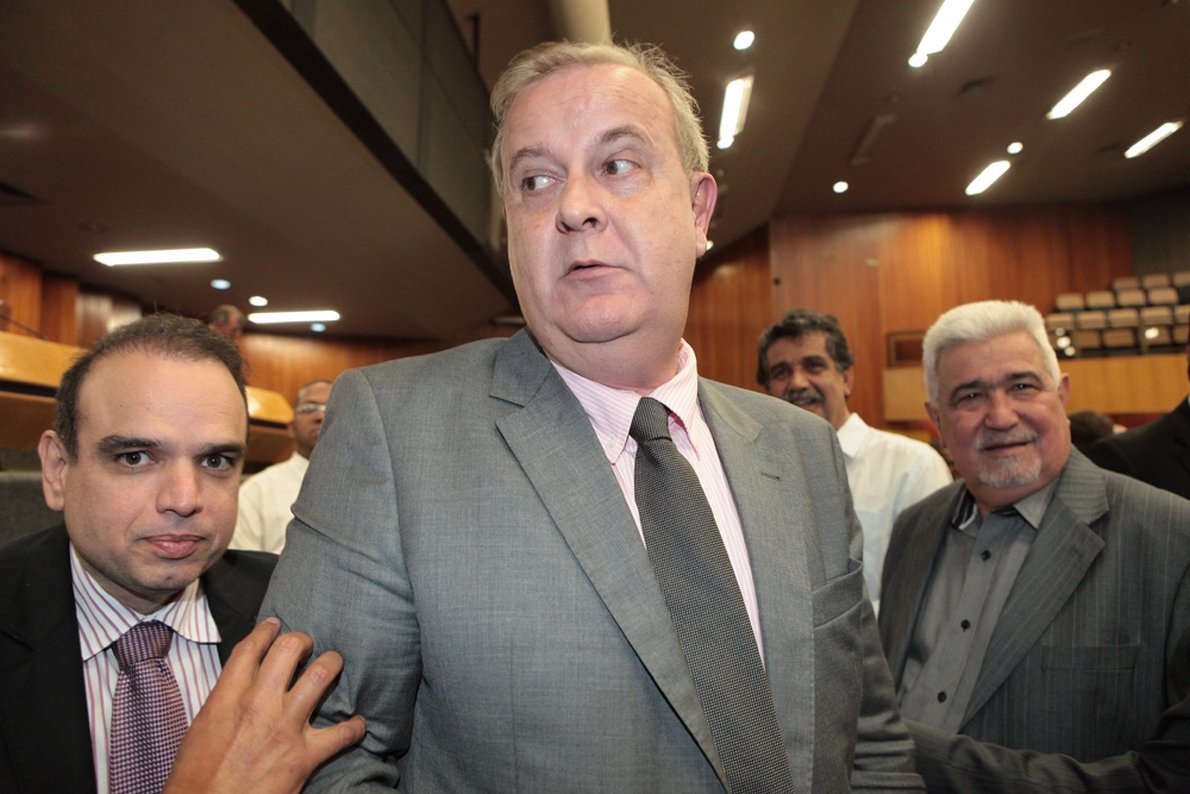 Prefeito retira de tramitação na Câmara projeto de lei que aumentaria imposto na Capital em até 150%. Alegação é que matéria vai passar por revisão técnica, no entanto o texto não tem data definida para retornar ao Legislativo. Opinião pública, imprensa e especialistas criticaram ao longo da semana o reajuste considerado abusivo (Foto: Realle Palazzo-Martini) Prefeito retira de tramitação na Câmara projeto de lei que aumentaria imposto na Capital em até 150%. Alegação é que matéria vai passar por revisão técnica, no entanto o texto não tem data definida para retornar ao Legislativo. Opinião pública, imprensa e especialistas criticaram ao longo da semana o reajuste considerado abusivo