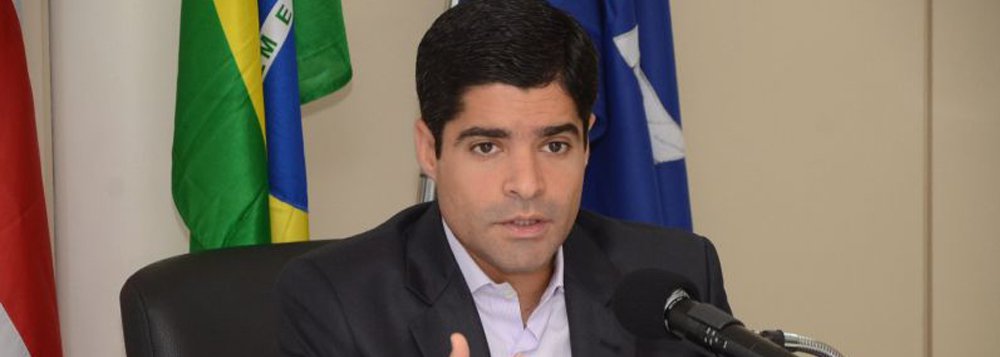 Depois de ser especulado para o PSDB, o jovem democrata, agora, estaria se articulando para ingressar no PL (Partido Liberal), legenda que compõe a base do governo do PT na Bahia; informação é do jornalista Cláudio Humberto; segundo ele, ACM "antes terá de compor com Otto Alencar, que comanda o PSD-BA"; se a movimentação estiver existindo de fato, se torna verdadeira hipótese de o prefeito se distanciar de vez da chamada oposição raivosa (Foto: Romulo Faro) Depois de ser especulado para o PSDB, o jovem democrata, agora, estaria se articulando para ingressar no PL (Partido Liberal), legenda que compõe a base do governo do PT na Bahia; informação é do jornalista Cláudio Humberto; segundo ele, ACM "antes terá de compor com Otto Alencar, que comanda o PSD-BA"; se a movimentação estiver existindo de fato, se torna verdadeira hipótese de o prefeito se distanciar de vez da chamada oposição raivosa