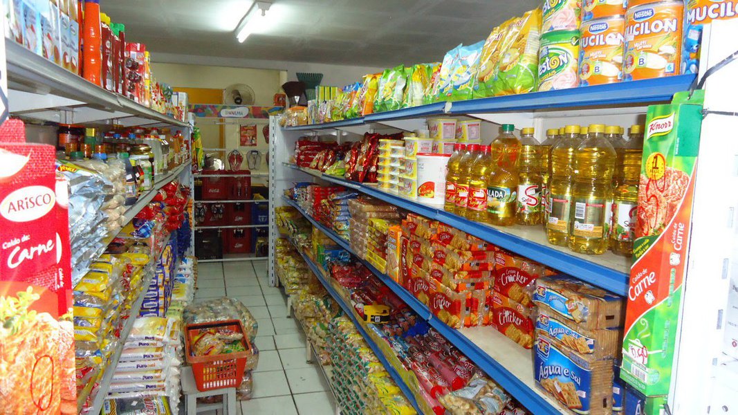 Porto Alegre registrou, pela quarta semana consecutiva, a maior inflação entre as sete capitais pesquisadas pelo Instituto Brasileiro de Economia da Fundação Getúlio Vargas (FGV); o Índice de Preços ao Consumidor Semanal (IPC S), sofreu variação de 1,11% na terceira prévia de abril, resultado foi 0,04 ponto percentual inferior ao divulgado na semana anterior (1,15%) (Foto: Leonardo Lucena) Porto Alegre registrou, pela quarta semana consecutiva, a maior inflação entre as sete capitais pesquisadas pelo Instituto Brasileiro de Economia da Fundação Getúlio Vargas (FGV); o Índice de Preços ao Consumidor Semanal (IPC S), sofreu variação de 1,11% na terceira prévia de abril, resultado foi 0,04 ponto percentual inferior ao divulgado na semana anterior (1,15%)