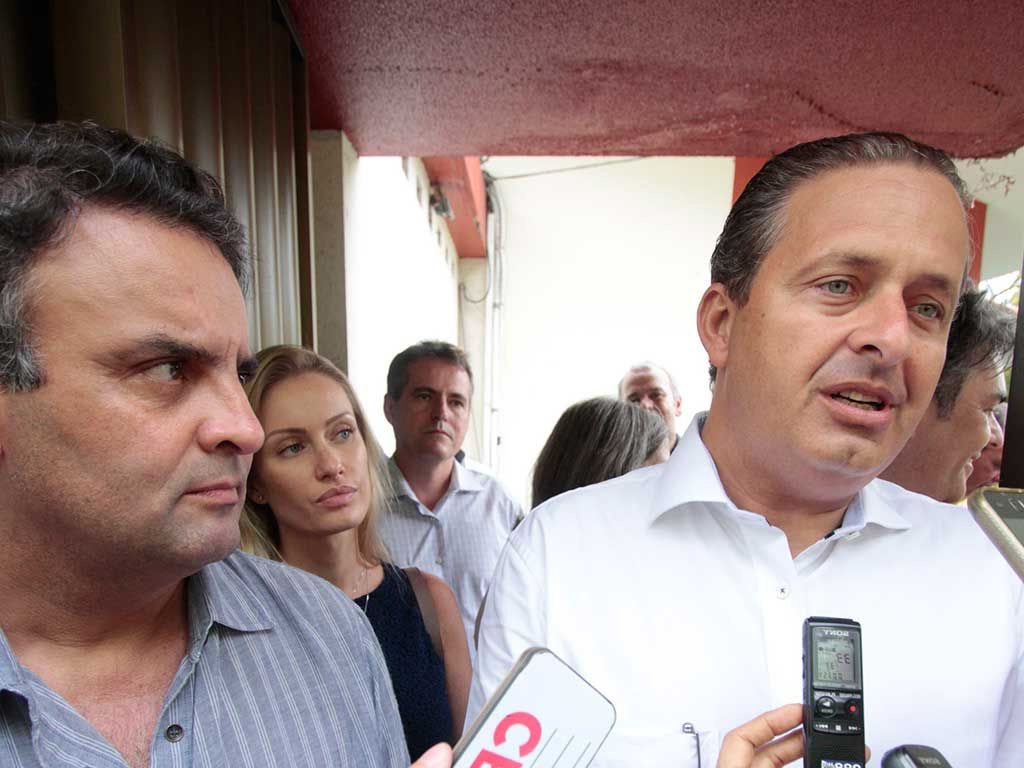 Presidenciável pelo PSDB, o senador Aécio Neves (MG) afirmou que não vai cobrar uma "recíproca na mesma moeda", ao se referir ao suposto "pacto de não agressão" firmado entre a sua legenda e o PSB do ex-governador Eduardo Campos, também pré-candidato ao Palácio do Planalto; embora o socialista não tenha assumido publicamente o acordo, tucano voltou a tocar no tema; "Da minha parte, todos os compromissos assumidos e entendimentos que eu fiz serão mantidos até o final", disse (Foto: Leonardo Lucena) Presidenciável pelo PSDB, o senador Aécio Neves (MG) afirmou que não vai cobrar uma "recíproca na mesma moeda", ao se referir ao suposto "pacto de não agressão" firmado entre a sua legenda e o PSB do ex-governador Eduardo Campos, também pré-candidato ao Palácio do Planalto; embora o socialista não tenha assumido publicamente o acordo, tucano voltou a tocar no tema; "Da minha parte, todos os compromissos assumidos e entendimentos que eu fiz serão mantidos até o final", disse