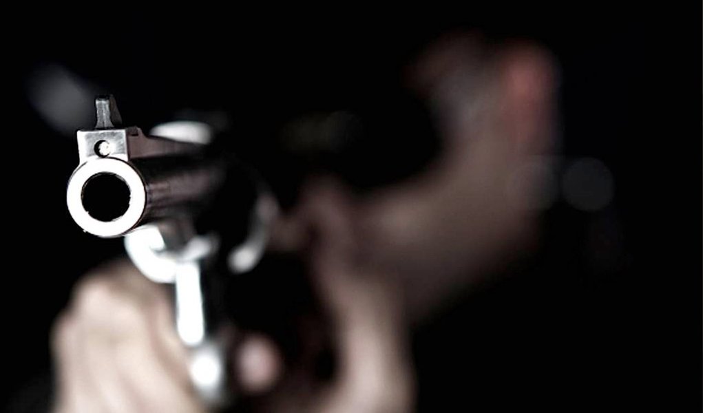 O Ministério Público do Maranhão divulgou levantamento apontando que, somente em 2014, foram registradas até o mês de outubro 970 mortes violentas na Grande São Luís, que incluem mortes por armas de fogo, armas brancas, instrumentos de ação contundente e/ou perfurocortante, esgorjamento, estrangulamento, espancamento e agressão física; em relação a 2013, quando foram registrados até o mesmo período 775 crimes violentos, o crescimento foi de 25%
(Foto: Leonardo Lucena) O Ministério Público do Maranhão divulgou levantamento apontando que, somente em 2014, foram registradas até o mês de outubro 970 mortes violentas na Grande São Luís, que incluem mortes por armas de fogo, armas brancas, instrumentos de ação contundente e/ou perfurocortante, esgorjamento, estrangulamento, espancamento e agressão física; em relação a 2013, quando foram registrados até o mesmo período 775 crimes violentos, o crescimento foi de 25%