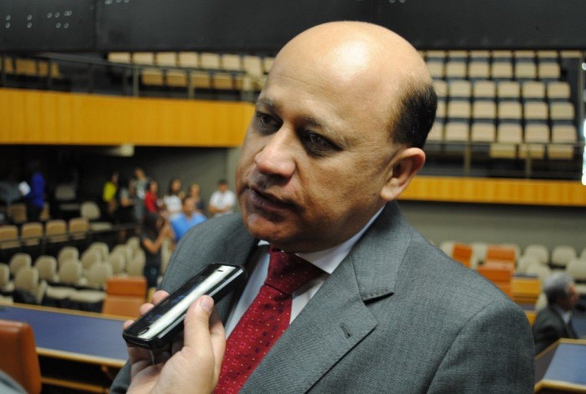 Esse é o espírito de projeto de lei que o vereador Djalma Araújo reapresentou nesta semana na Câmara de Goiânia; isenção seria dada ao cliente que consumisse um valor dez vezes maior que o da taxa cobrada: "O cidadão está cansado de ser explorado. Diariamente tenho recebido reclamações e sugestões para que a luta pela isenção da taxa estacionamento seja retomada”, diz (Foto: Realle Palazzo-Martini) Esse é o espírito de projeto de lei que o vereador Djalma Araújo reapresentou nesta semana na Câmara de Goiânia; isenção seria dada ao cliente que consumisse um valor dez vezes maior que o da taxa cobrada: "O cidadão está cansado de ser explorado. Diariamente tenho recebido reclamações e sugestões para que a luta pela isenção da taxa estacionamento seja retomada”, diz