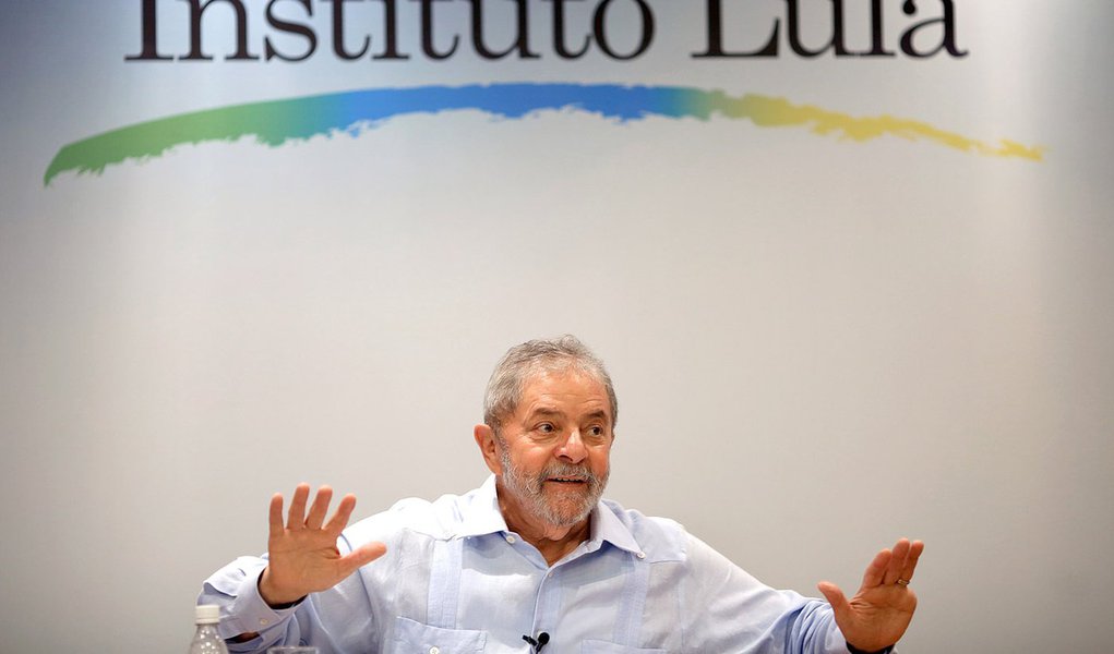Em defesa do ex-presidente Lula, o PT decidiu divulgar as atividades do Instituto Lula, alvo de acusações na imprensa: “Em um momento onde certos setores atacam a liderança do ex-presidente Lula e lançam mentiras sobre suas atividades, vale conhecer o amplo trabalho no Brasil e no mundo, e divulgar contra as mentiras espalhadas por certos setores da imprensa”, diz texto divulgado pela Secretaria Nacional de Organização do partido (Foto: Roberta Namour) www.brasil247.com - Em defesa do ex-presidente Lula, o PT decidiu divulgar as atividades do Instituto Lula, alvo de acusações na imprensa: “Em um momento onde certos setores atacam a liderança do ex-presidente Lula e lançam mentiras sobre suas atividades, vale conhecer o amplo trabalho no Brasil e no mundo, e divulgar contra as mentiras espalhadas por certos setores da imprensa”, diz texto divulgado pela Secretaria Nacional de Organização do partido