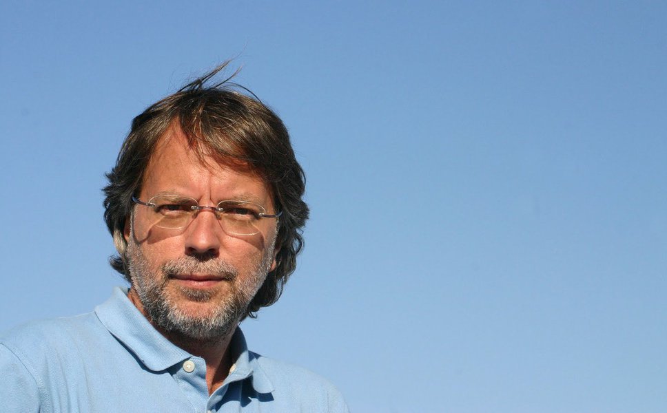 "Ele terá que morrer várias vezes, porque a vida dele está na obra", disse o escritor moçambicano Mia Couto (Foto: Leonardo Attuch) "Ele terá que morrer várias vezes, porque a vida dele está na obra", disse o escritor moçambicano Mia Couto