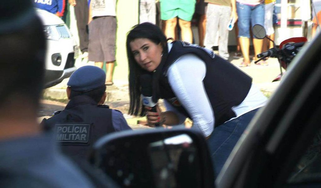 Em reunião plenária, o Sindicato dos Jornalistas Profissionais no Estado de São Paulo (SJSP), os profissionais repudiaram uso de colete de identificação, fornecido pela Polícia Militar (PM), para cobertura de manifestações; segundo o texto aprovado no encontro, a única forma de identificação aceita pela categoria é a carteira profissional; "O jornalista não se sente tranquilo ao se identificar previamente para autoridades. Ainda mais em uma manifestação em lugar público. Isso não tem sentido", diz o presidente do sindicato, José Augusto Camargo (Foto: Romulo Faro) Em reunião plenária, o Sindicato dos Jornalistas Profissionais no Estado de São Paulo (SJSP), os profissionais repudiaram uso de colete de identificação, fornecido pela Polícia Militar (PM), para cobertura de manifestações; segundo o texto aprovado no encontro, a única forma de identificação aceita pela categoria é a carteira profissional; "O jornalista não se sente tranquilo ao se identificar previamente para autoridades. Ainda mais em uma manifestação em lugar público. Isso não tem sentido", diz o presidente do sindicato, José Augusto Camargo
