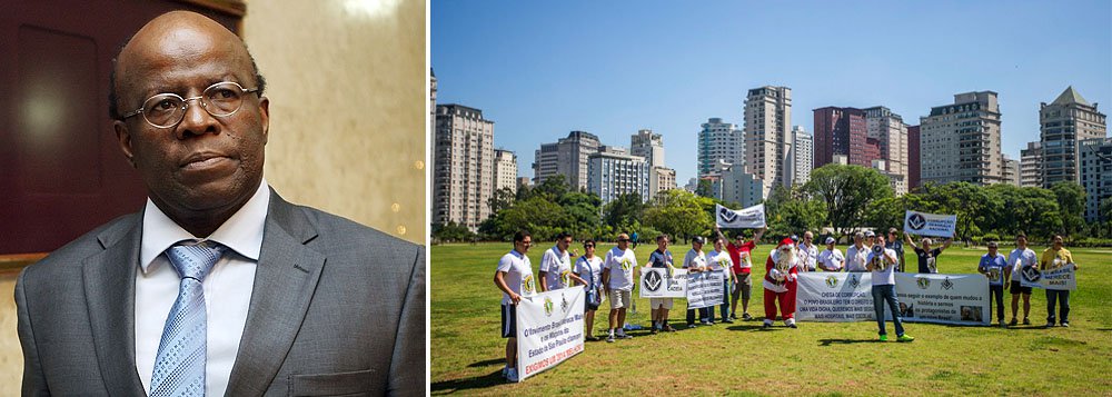 Manifestação pacífica contra a corrupção no Brasil usou a imagem do presidente do STF e do líder sul-africano Nelson Mandela; grupo de maçons, convocado também pela entidade Movimento Brasil Merece Mais, listou entre as reivindicações, no Parque do Povo, em São Paulo, a redução de impostos e o poder de portar armas para se defender (Foto: Roberta Namour) Manifestação pacífica contra a corrupção no Brasil usou a imagem do presidente do STF e do líder sul-africano Nelson Mandela; grupo de maçons, convocado também pela entidade Movimento Brasil Merece Mais, listou entre as reivindicações, no Parque do Povo, em São Paulo, a redução de impostos e o poder de portar armas para se defender