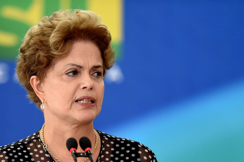 A mídia endossa a ideia de afastamento de Dilma Rousseff para ofuscar a roubalheira generalizada e para que o absurdo e a inviabilidade da iniciativa golpista contaminem o debate sobre a corrupção no país (Foto: Guilherme Scalzilli) www.brasil247.com - A mídia endossa a ideia de afastamento de Dilma Rousseff para ofuscar a roubalheira generalizada e para que o absurdo e a inviabilidade da iniciativa golpista contaminem o debate sobre a corrupção no país