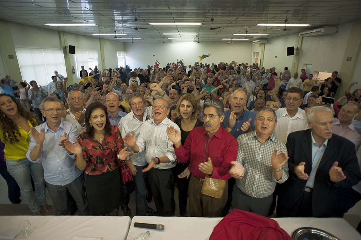 2014.04.12 - Porto Alegre/RS/Brasil - Governador Tarso Genro é aclamado candidato à reeleição para o governo do Estado. Foto: Ramiro Furquim/Sul21.com.br (Foto: José Barbacena) 2014.04.12 - Porto Alegre/RS/Brasil - Governador Tarso Genro é aclamado candidato à reeleição para o governo do Estado. Foto: Ramiro Furquim/Sul21.com.br