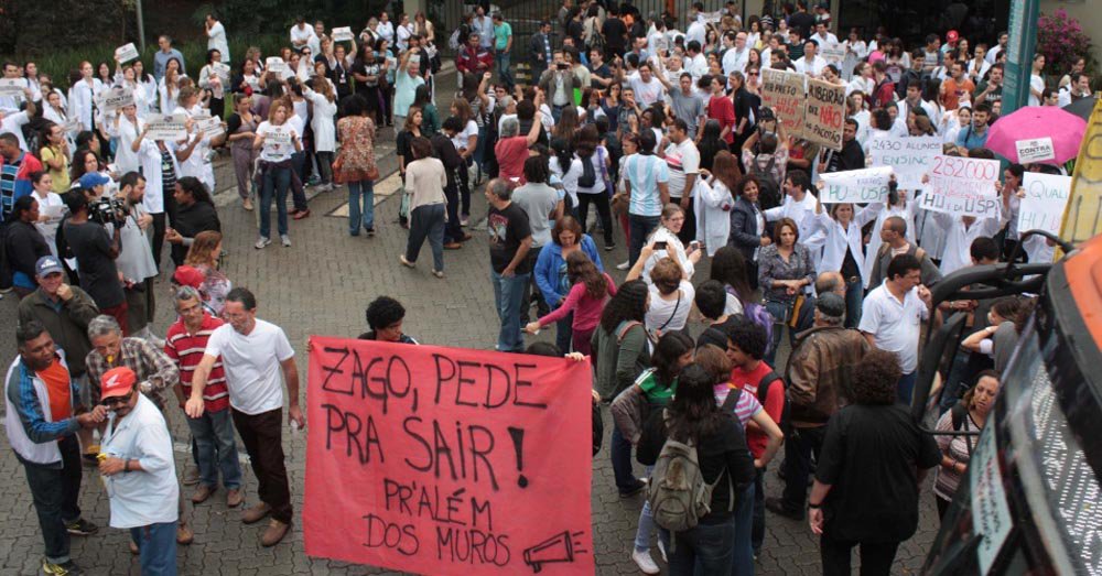 De acordo com a reitoria, a USP usará R$ 400 milhões de suas reservas para colocar em ação plano de incentivo à demissão voluntária de funcionários da universidade; para tentar pôr um fim à greve que já dura 98 dias, o Conselho Universitário da instituição também aprovou uma proposta de reajuste, a professores e funcionários, de 5,2%, que é a inflação medida pela Fundação Instituto de Pesquisas Econômicas (Fipe) (Foto: Roberta Namour) De acordo com a reitoria, a USP usará R$ 400 milhões de suas reservas para colocar em ação plano de incentivo à demissão voluntária de funcionários da universidade; para tentar pôr um fim à greve que já dura 98 dias, o Conselho Universitário da instituição também aprovou uma proposta de reajuste, a professores e funcionários, de 5,2%, que é a inflação medida pela Fundação Instituto de Pesquisas Econômicas (Fipe)