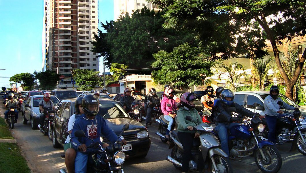 Como resultado da Operação Retorno das Praias, realizada aos domingos pelo Detran, o número de atendimentos a acidentados no IJF caiu de 87 para 35. Em todo o ano passado, foram 732 mortes em consequência de acidentes com motocicletas (Foto: Rodrigo Rocha) Como resultado da Operação Retorno das Praias, realizada aos domingos pelo Detran, o número de atendimentos a acidentados no IJF caiu de 87 para 35. Em todo o ano passado, foram 732 mortes em consequência de acidentes com motocicletas