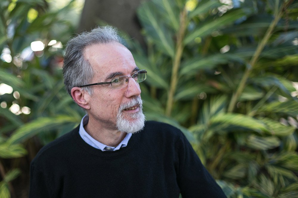 26/06/2015 - PORTO ALEGRE, RS, BRASIL - Entrevista com o professor Valério Pillar, autor do livro Campos do Sul. Foto: Guilherme Santos/Sul21 (Foto: Leonardo Lucena) 26/06/2015 - PORTO ALEGRE, RS, BRASIL - Entrevista com o professor Valério Pillar, autor do livro Campos do Sul. Foto: Guilherme Santos/Sul21