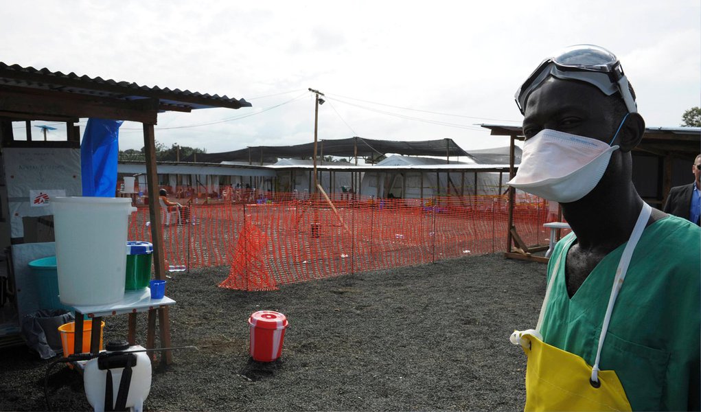 Diretora-geral da Organização Mundial de Saúde (OMS), Margaret Chan, revelou nesta quarta-feira, 3, em Washington, que a epidemia causada pelo vírus do Ebola está crescendo na África Ocidental; números divulgados mostram forte aumento da mortalidade, depois de, na semana passada, a organização ter notificado 1.552 mortes em 3.069 infectados; número de mortes provocadas pela epidemia - sem precedente, desde a aparição do vírus, em 1976, no antigo Zaire, hoje Congo - ultrapassou a totalidade de vítimas mortais de todos os surtos anteriores (Foto: Aquiles Lins) Diretora-geral da Organização Mundial de Saúde (OMS), Margaret Chan, revelou nesta quarta-feira, 3, em Washington, que a epidemia causada pelo vírus do Ebola está crescendo na África Ocidental; números divulgados mostram forte aumento da mortalidade, depois de, na semana passada, a organização ter notificado 1.552 mortes em 3.069 infectados; número de mortes provocadas pela epidemia - sem precedente, desde a aparição do vírus, em 1976, no antigo Zaire, hoje Congo - ultrapassou a totalidade de vítimas mortais de todos os surtos anteriores