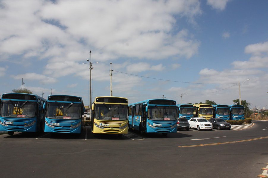 A greve dos rodoviários chega ao fim em São Luís após 16 dias; todos os níveis de passagens serão reajustados em R$ 0,30 na capital; a Justiça determinou reajuste salarial e do vale-alimentação a rodoviários; o Ministério Público pede que a Prefeitura de São Luís promova a imediata deflagração do processo licitatório das linhas de transporte urbano, além da adoção de medidas para combater as fraudes ocorridas pelo uso ilícito do cartão de transporte de passageiros não inclusos no benefício (Foto: Itevaldo Junior) A greve dos rodoviários chega ao fim em São Luís após 16 dias; todos os níveis de passagens serão reajustados em R$ 0,30 na capital; a Justiça determinou reajuste salarial e do vale-alimentação a rodoviários; o Ministério Público pede que a Prefeitura de São Luís promova a imediata deflagração do processo licitatório das linhas de transporte urbano, além da adoção de medidas para combater as fraudes ocorridas pelo uso ilícito do cartão de transporte de passageiros não inclusos no benefício