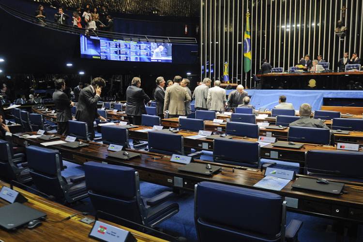 Cada vez mais o Senado quer espelhar desejos e aspirações dos brasileiros que pedem mudanças no comportamento político-administrativo do país (Foto: Renan Calheiros) Cada vez mais o Senado quer espelhar desejos e aspirações dos brasileiros que pedem mudanças no comportamento político-administrativo do país