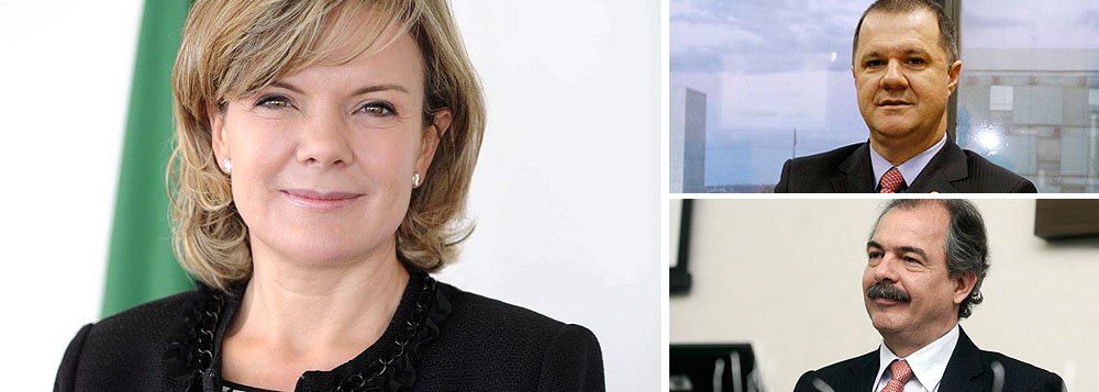 Prestes a deixar o governo federal para ser candidata no Paraná, a ministra Gleisi Hoffmann, teve longo encontro com Carlos Gabas, que é seu preferido para sucedê-la; o outro candidato é o ministro da Educação, Aloizio Mercadante? (Foto: Leonardo Attuch) Prestes a deixar o governo federal para ser candidata no Paraná, a ministra Gleisi Hoffmann, teve longo encontro com Carlos Gabas, que é seu preferido para sucedê-la; o outro candidato é o ministro da Educação, Aloizio Mercadante?