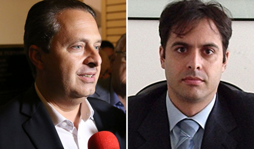 Escolhido pelo governador de Pernambuco, Eduardo Campos (PSB) para disputar a sua sucessão, o secretário da Fazenda, Paulo Câmara, garantiu que liderará o processo, tanto na fase de campanha quanto no comando do Executivo estadual, caso seja eleito governador de Pernambuco a partir de 2015. “Vou ser o líder desse processo. Esse processo vai ser liderado por mim”, afirmou; a declaração foi uma resposta ao líder do PSC em Pernambuco, Silvio Costa, que afirmou que Câmara “não seria um governador por Pernambuco, mas um governado por Campos” (Foto: Paulo Emílio) Escolhido pelo governador de Pernambuco, Eduardo Campos (PSB) para disputar a sua sucessão, o secretário da Fazenda, Paulo Câmara, garantiu que liderará o processo, tanto na fase de campanha quanto no comando do Executivo estadual, caso seja eleito governador de Pernambuco a partir de 2015. “Vou ser o líder desse processo. Esse processo vai ser liderado por mim”, afirmou; a declaração foi uma resposta ao líder do PSC em Pernambuco, Silvio Costa, que afirmou que Câmara “não seria um governador por Pernambuco, mas um governado por Campos”
