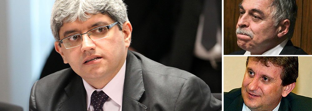 Conselheiro Nacional do Ministério Público, professor Luiz Moreira considera que a publicação na mídia das denúncias feitas pelo ex-diretor da Petrobras Paulo Roberto Costa e do doleiro Alberto Youssef compromete a imparcialidade da Justiça; "Cria-se a sensação de que estamos num vale tudo e que o sistema de justiça além de imiscuir-se na disputa eleitoral também não tem compromisso com a ordem jurídica", diz Moreira, em entrevista ao blog de Paulo Moreira Leite; ele explica que "a seletividade é óbvia", uma vez que trechos dos depoimentos são "criteriosamente" escolhidos para serem divulgados, e ressalta que "os testemunhos só são verossímeis se acompanhados de provas. Sem provas, não têm qualquer valor jurídico" (Foto: Felipe L. Goncalves) www.brasil247.com - Conselheiro Nacional do Ministério Público, professor Luiz Moreira considera que a publicação na mídia das denúncias feitas pelo ex-diretor da Petrobras Paulo Roberto Costa e do doleiro Alberto Youssef compromete a imparcialidade da Justiça; "Cria-se a sensação de que estamos num vale tudo e que o sistema de justiça além de imiscuir-se na disputa eleitoral também não tem compromisso com a ordem jurídica", diz Moreira, em entrevista ao blog de Paulo Moreira Leite; ele explica que "a seletividade é óbvia", uma vez que trechos dos depoimentos são "criteriosamente" escolhidos para serem divulgados, e ressalta que "os testemunhos só são verossímeis se acompanhados de provas. Sem provas, não têm qualquer valor jurídico"