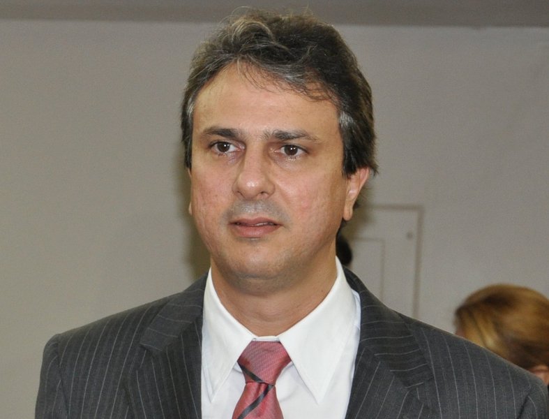 O governador Camilo Santana começa hoje, uma intensa agenda de reuniões com os prefeitos do Ceará, para tratar das ações do governo e da parceria com os municípios. Na agenda de hoje estão marcadas reuniões com os prefeitos de Viçosa do Ceará, Paraipaba, Pacatuba, Cascavel, Jaguaruana, Aracati, Quixeramobim, Barbalha e Sobral (Foto: Fatima 247) O governador Camilo Santana começa hoje, uma intensa agenda de reuniões com os prefeitos do Ceará, para tratar das ações do governo e da parceria com os municípios. Na agenda de hoje estão marcadas reuniões com os prefeitos de Viçosa do Ceará, Paraipaba, Pacatuba, Cascavel, Jaguaruana, Aracati, Quixeramobim, Barbalha e Sobral