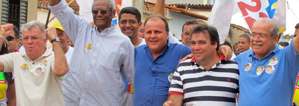 Pré-candidato do PMDB aparece na frente na disputa pelo Palácio Ondina; no âmbito nacional, Dilma tem 40% dos votos na Bahia, seguida de Marina (24%), Aécio Neves (11%) e Eduardo Campos (4%) (Foto: Leonardo Attuch) Pré-candidato do PMDB aparece na frente na disputa pelo Palácio Ondina; no âmbito nacional, Dilma tem 40% dos votos na Bahia, seguida de Marina (24%), Aécio Neves (11%) e Eduardo Campos (4%)