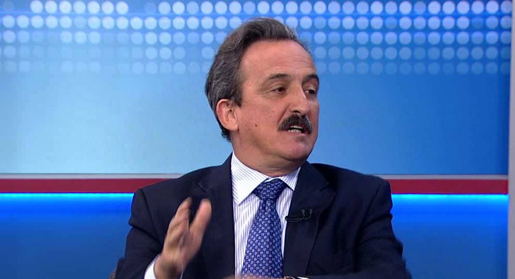 Ex-secretário-geral da Presidência e diretor do Instituto Lula, Luiz Dulci avalia que o governo Dilma enfrenta uma série de dificuldades para dialogar com os movimento sociais e explicar à sociedade a necessidade dos ajustes econômico e fiscal que pretende implementar; em entrevista ao cientista político Rudá Ricci, ele destacou que, apesar do catastrofismo pregado pela oposição em torno da economia, a situação não é tão grave como a alardeada (Foto: Paulo Emílio) Ex-secretário-geral da Presidência e diretor do Instituto Lula, Luiz Dulci avalia que o governo Dilma enfrenta uma série de dificuldades para dialogar com os movimento sociais e explicar à sociedade a necessidade dos ajustes econômico e fiscal que pretende implementar; em entrevista ao cientista político Rudá Ricci, ele destacou que, apesar do catastrofismo pregado pela oposição em torno da economia, a situação não é tão grave como a alardeada