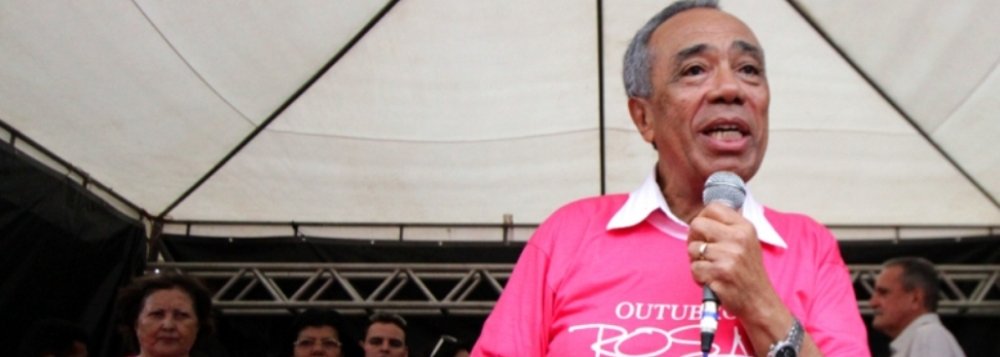 Agora na prefeitura de Aracaju, João Alves Filho retoma projeto que foi uma das marcas da sua passagem pelo governo; programa será lançado neste sábado, dia 8, no dia em que o mundo celebra o Dia Internacional da Mulher; "Lançar o programa exatamente neste dia é uma homenagem que fazemos a todas as mulheres, ao mesmo tempo em que oferecemos a elas serviços de saúde preventivos contra o câncer de colo do útero e de mama", afirma a secretária municipal da Família e da Assistência Social, Selma Mesquita; primeira edição será realizado no bairro Soledade (Foto: Valter Lima) Agora na prefeitura de Aracaju, João Alves Filho retoma projeto que foi uma das marcas da sua passagem pelo governo; programa será lançado neste sábado, dia 8, no dia em que o mundo celebra o Dia Internacional da Mulher; "Lançar o programa exatamente neste dia é uma homenagem que fazemos a todas as mulheres, ao mesmo tempo em que oferecemos a elas serviços de saúde preventivos contra o câncer de colo do útero e de mama", afirma a secretária municipal da Família e da Assistência Social, Selma Mesquita; primeira edição será realizado no bairro Soledade