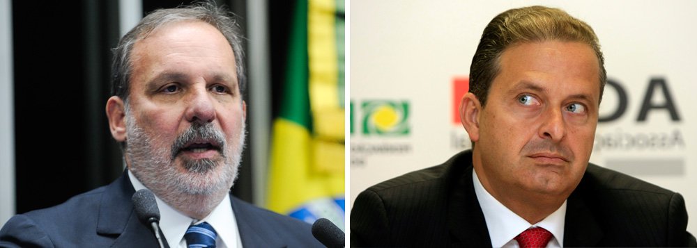 O senador e pré-candidato ao Governo de Pernambuco pelo PTB, Armando Monteiro Neto, afirmou que ao contrário do ex-governador de Pernambuco e presidenciável, Eduardo Campos (PSB), o seu discurso não tenta desconstruir uma administração da qual fez parte até pouco tempo; “Eu não me sentiria bem em fazer uma desconstrução de um governo do qual eu participei até ontem, até outubro do ano passado”, afirmou Armando referindo-se ao fato do PSB ter desembarcado da base do governo Dilma somente no final do ano passado (Foto: Paulo Emílio) O senador e pré-candidato ao Governo de Pernambuco pelo PTB, Armando Monteiro Neto, afirmou que ao contrário do ex-governador de Pernambuco e presidenciável, Eduardo Campos (PSB), o seu discurso não tenta desconstruir uma administração da qual fez parte até pouco tempo; “Eu não me sentiria bem em fazer uma desconstrução de um governo do qual eu participei até ontem, até outubro do ano passado”, afirmou Armando referindo-se ao fato do PSB ter desembarcado da base do governo Dilma somente no final do ano passado