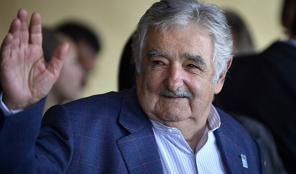 Agenda do presidente do Uruguai, José Pepe Mujica, no Estado envolverá uma série de encontros relativos às ações de cooperação entre o Rio Grande do Sul e o país vizinho, além da participação em um seminário acadêmico; nos dois eventos em que estão previstos pronunciamentos do presidente, haverá transmissão ao vivo pela internet (Foto: Roberta Namour) Agenda do presidente do Uruguai, José Pepe Mujica, no Estado envolverá uma série de encontros relativos às ações de cooperação entre o Rio Grande do Sul e o país vizinho, além da participação em um seminário acadêmico; nos dois eventos em que estão previstos pronunciamentos do presidente, haverá transmissão ao vivo pela internet